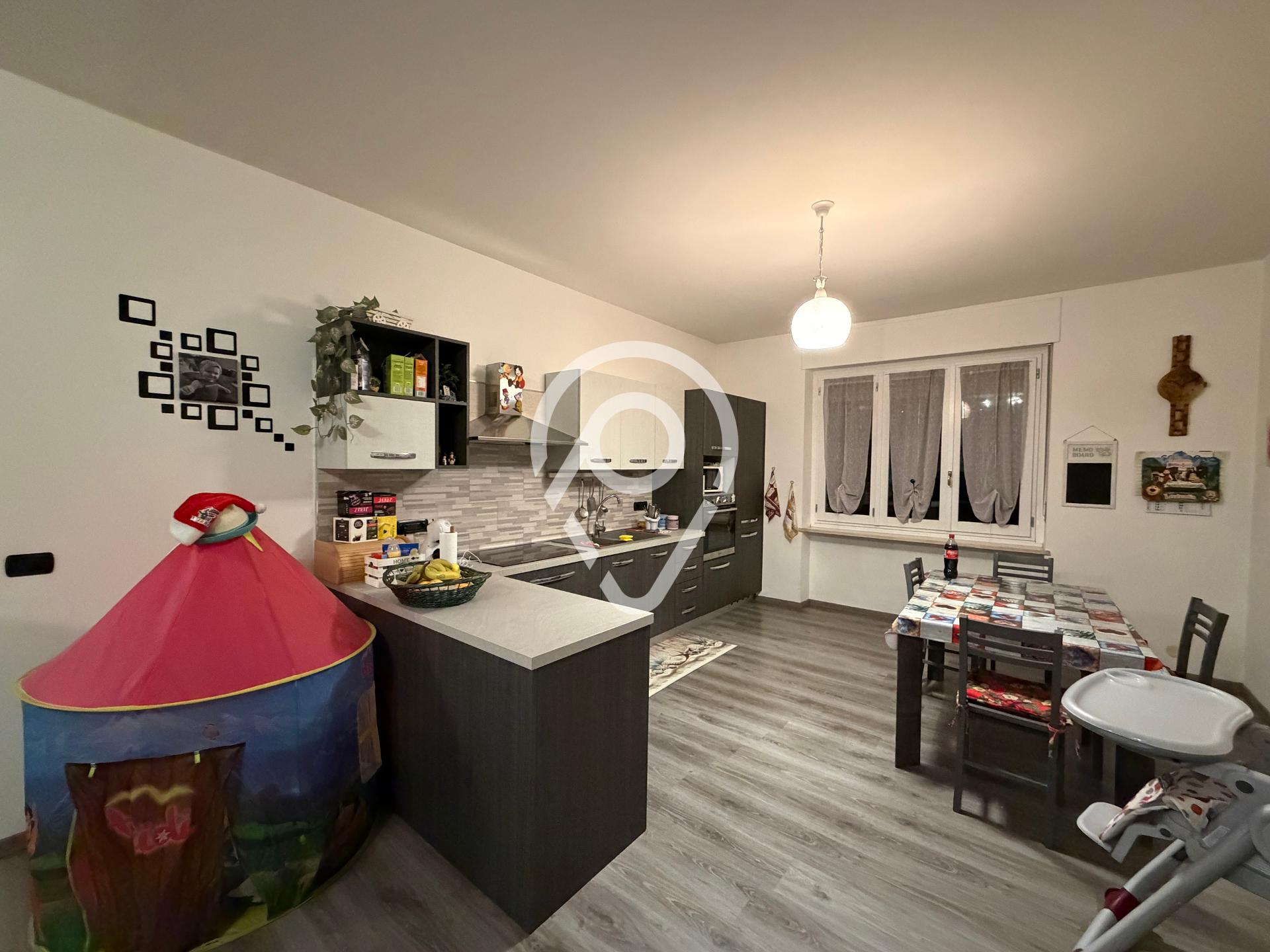 Apartamento com 2 dormitórios à venda, Centro, Pont Canavese - TO