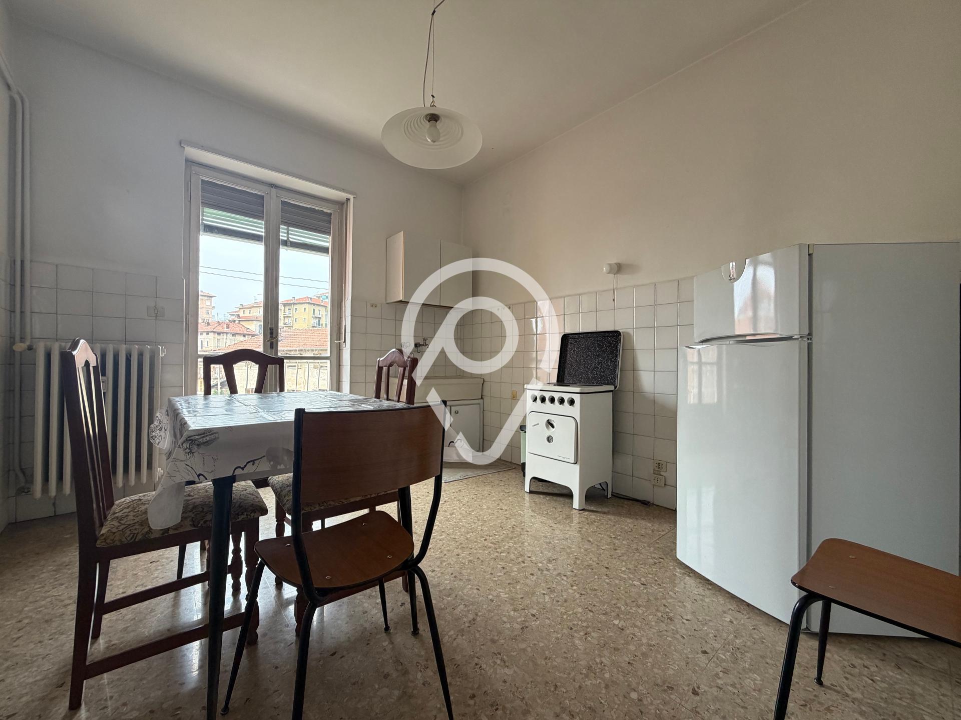 Apartamento com 3 dormit?rios para loca??o, Biella, PROVINCIA ...