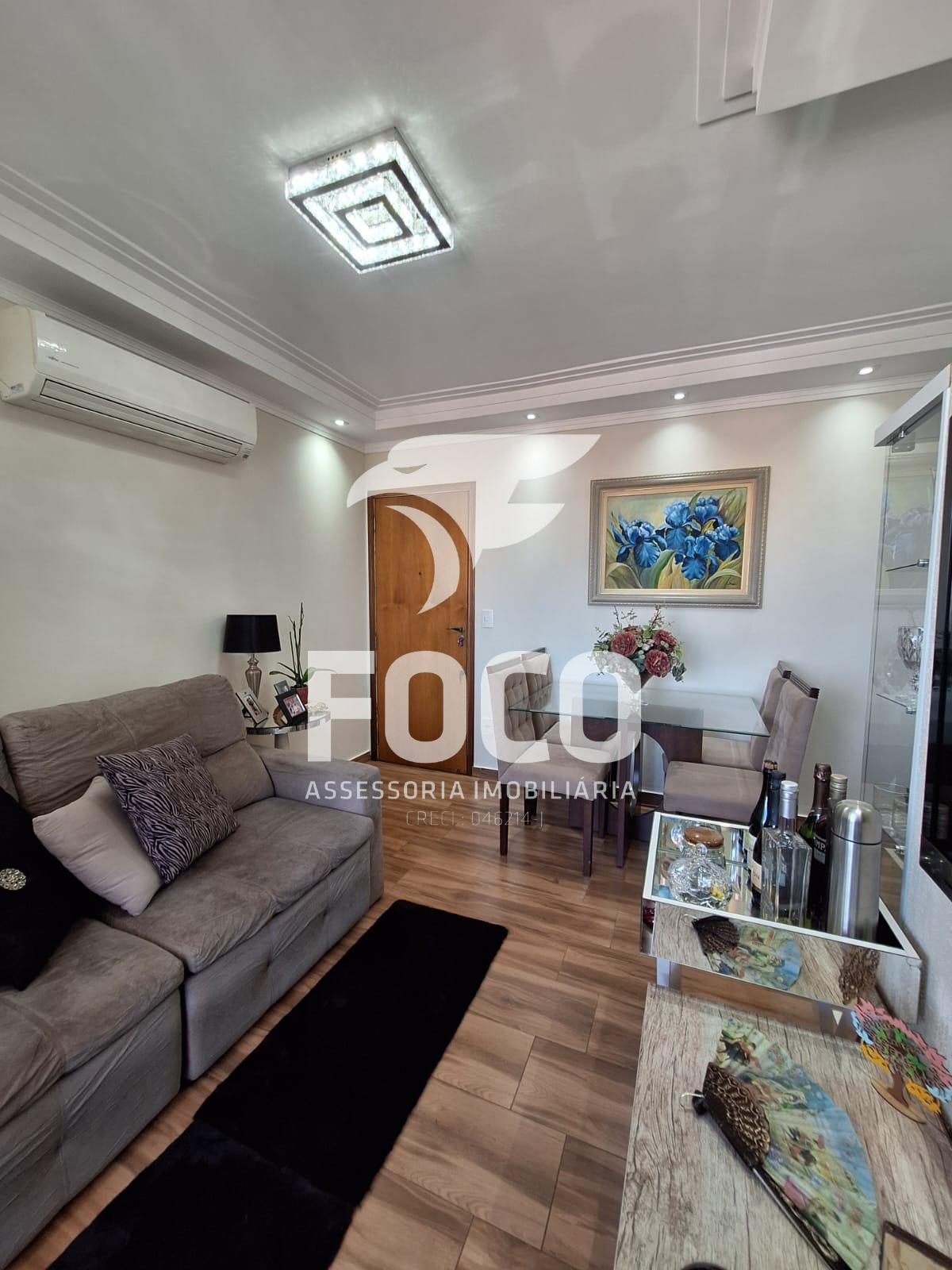Apartamento à venda, 02 Dormitórios, 02 Garagens Cobertas - Ce...