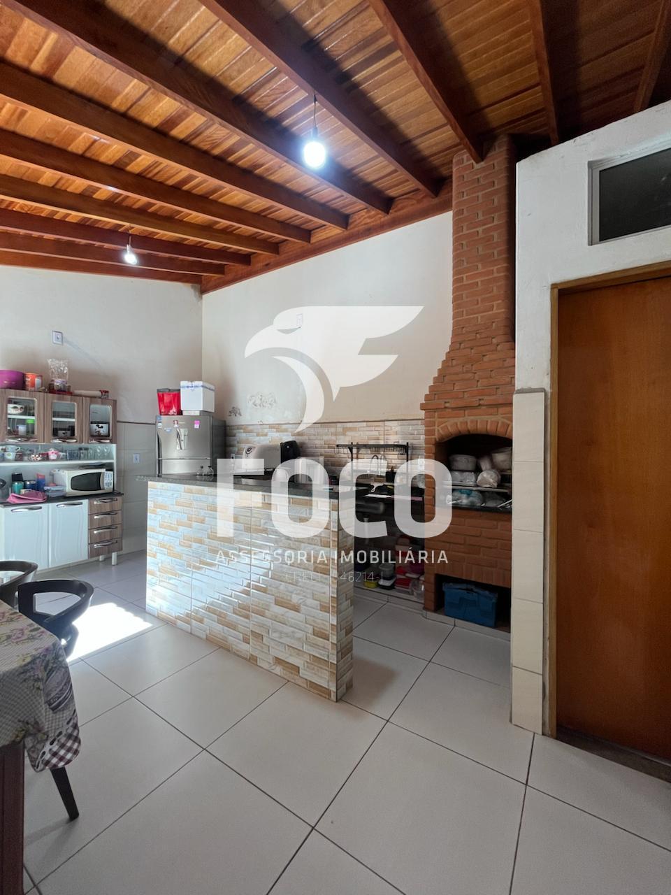 Ótima casa a venda no bairro Parque Universitario com 2 dormit...