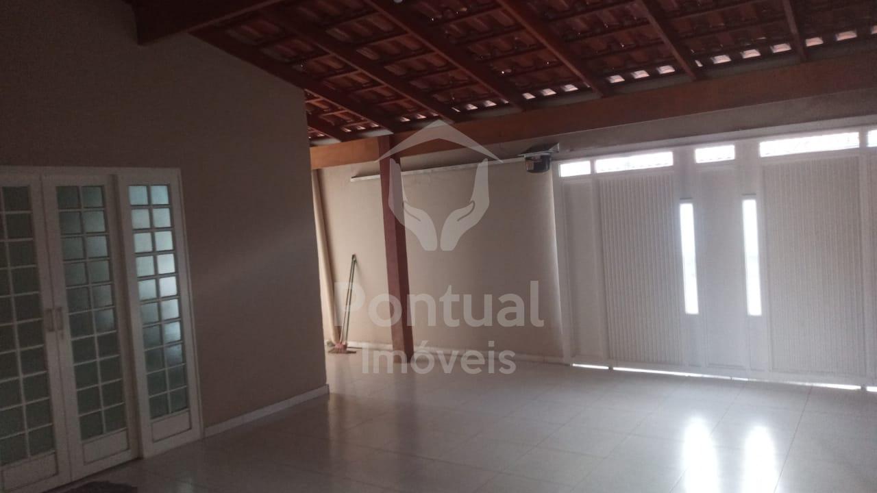 Casa com 3 dormitórios para locação, Jardim Europa, UBERLANDIA...