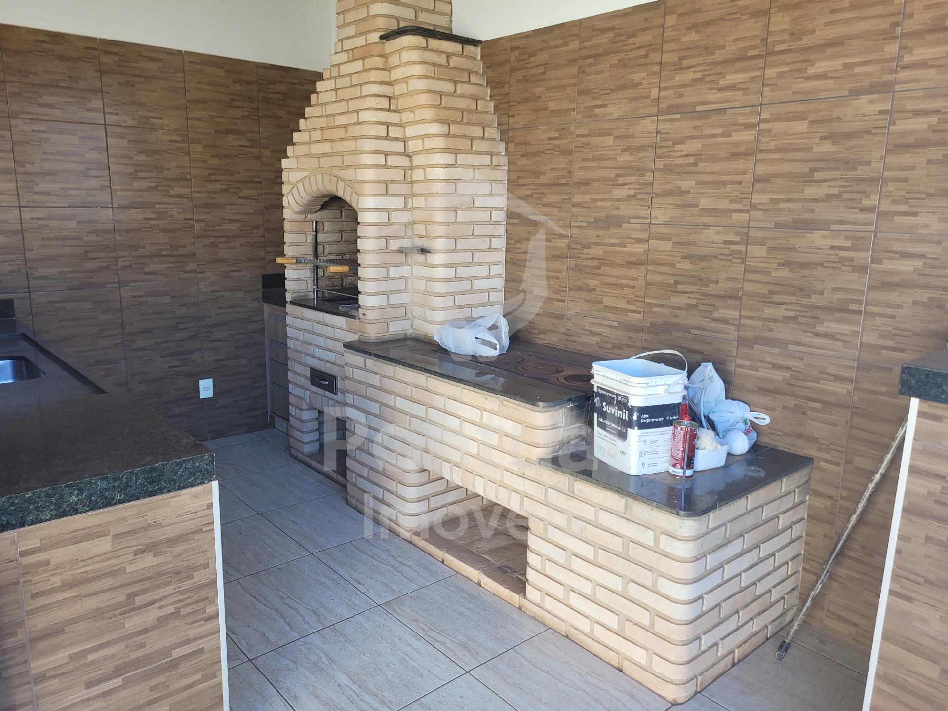 Casa com 2 4 sendo 1 suite para locação no Jardim Sucupira, UB...