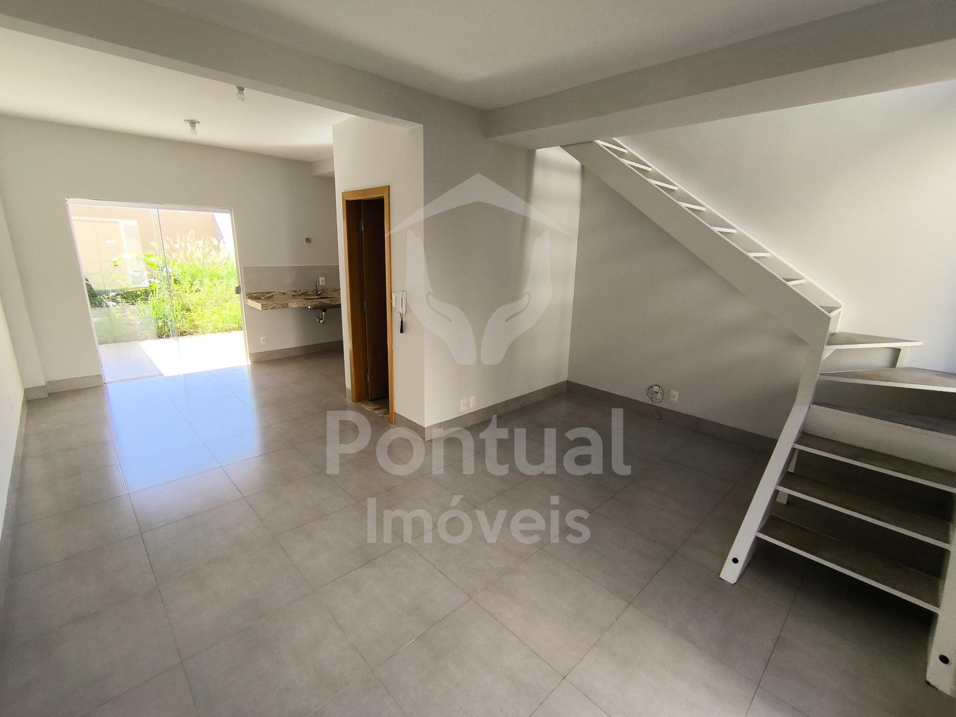 Casa estilo sobrado, com 2 Suites para locação, Laranjeiras, U...