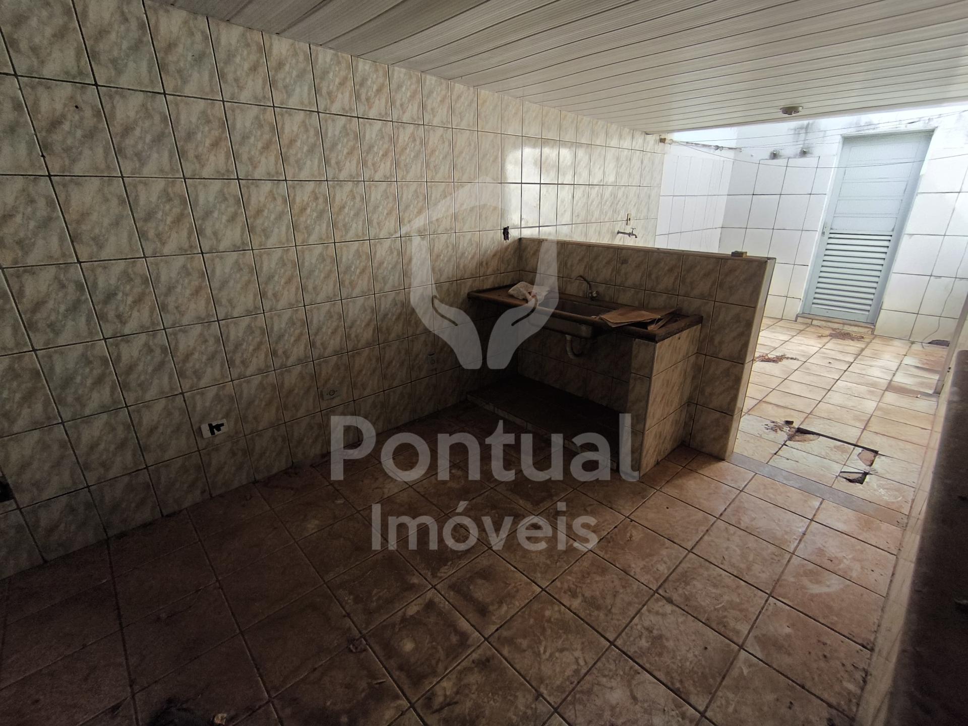 Casa com 2 dormitórios para locação, Custodio Pereira, UBERLAN...