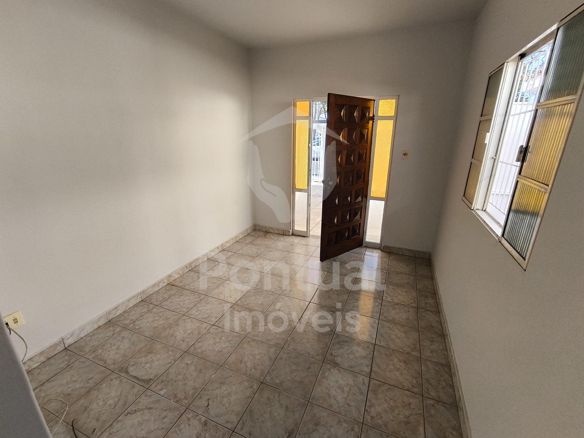 Casa com 3 dormit?rios para loca??o, Saraiva, UBERLANDIA - MG