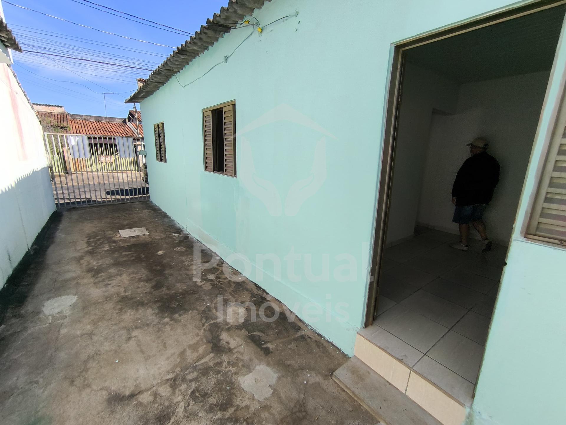 Casa com 2 dormit?rios para loca??o, Presidente Roosevelt, UBE...
