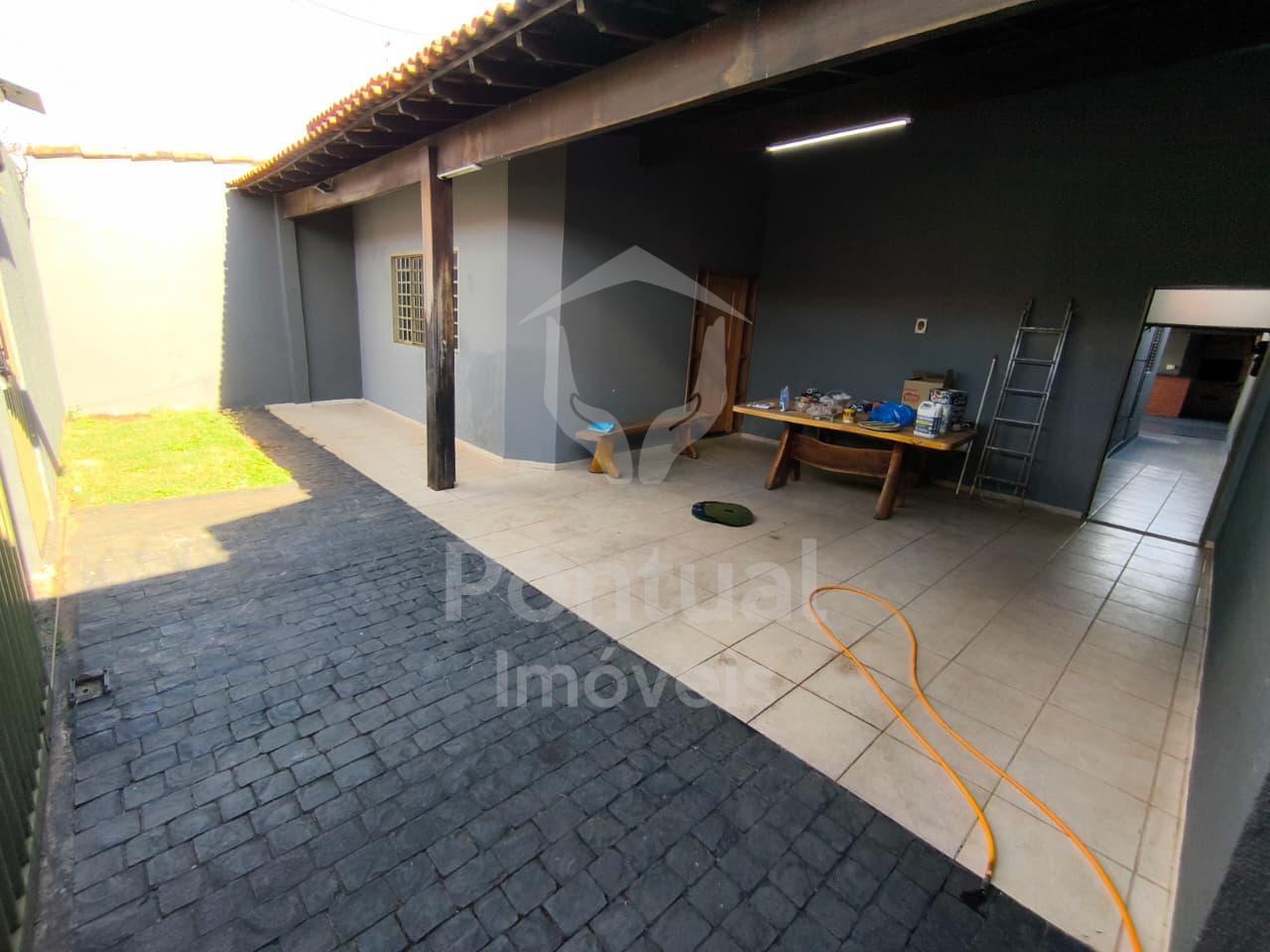 Casa com 3 dormitórios para locação, Santa Luzia, UBERLANDIA - MG
