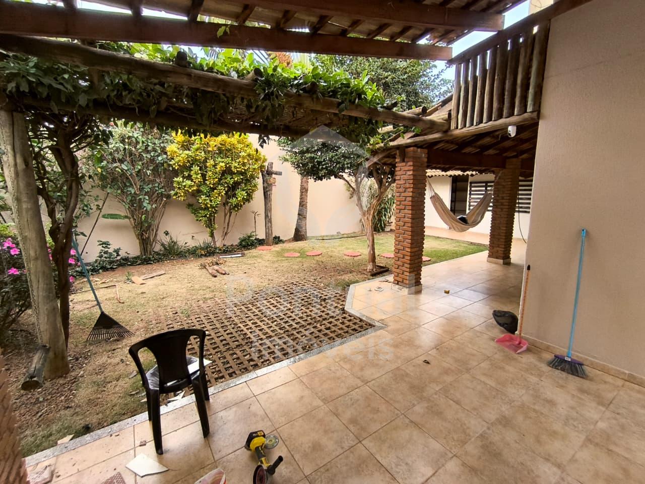 Casa com 4 dormitórios sendo 2 suite para locação, Santa Mônic...