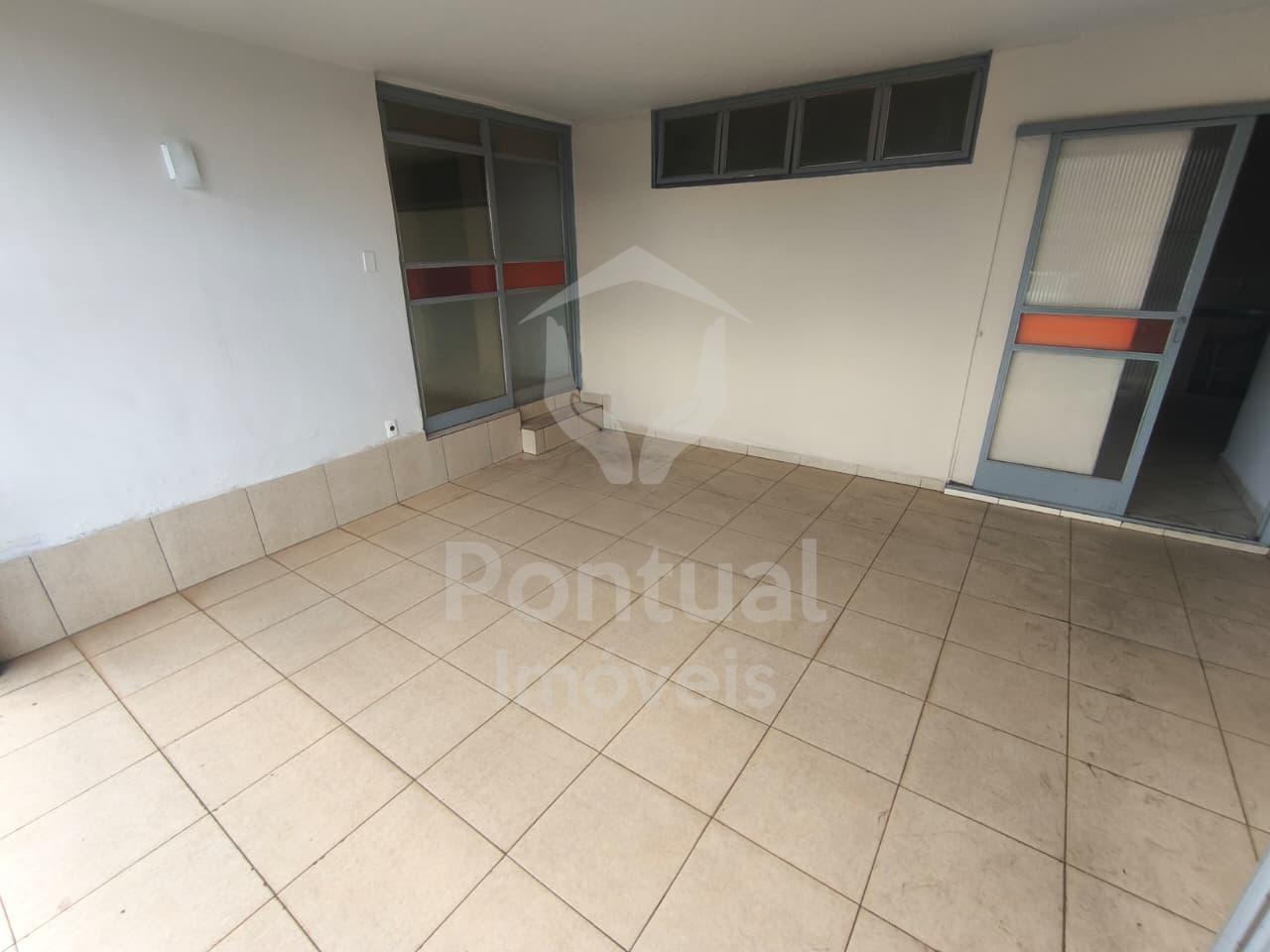 Casa com 3 dormitórios para locação, Bom Jesus, UBERLANDIA - MG