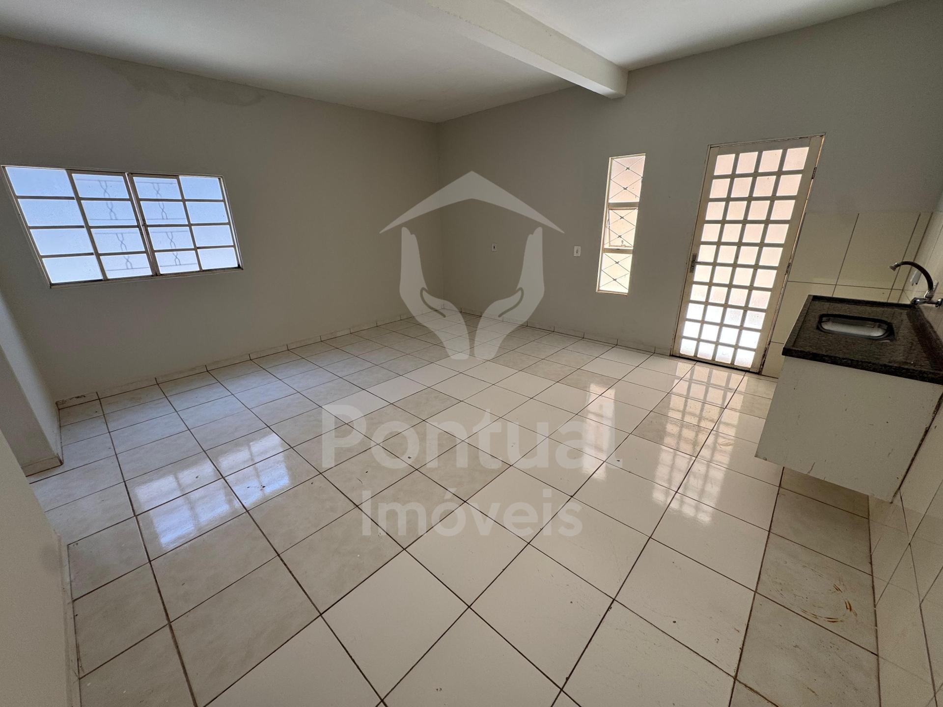 Casa com 2 dormitórios para locação, Jardim Europa, UBERLANDIA...