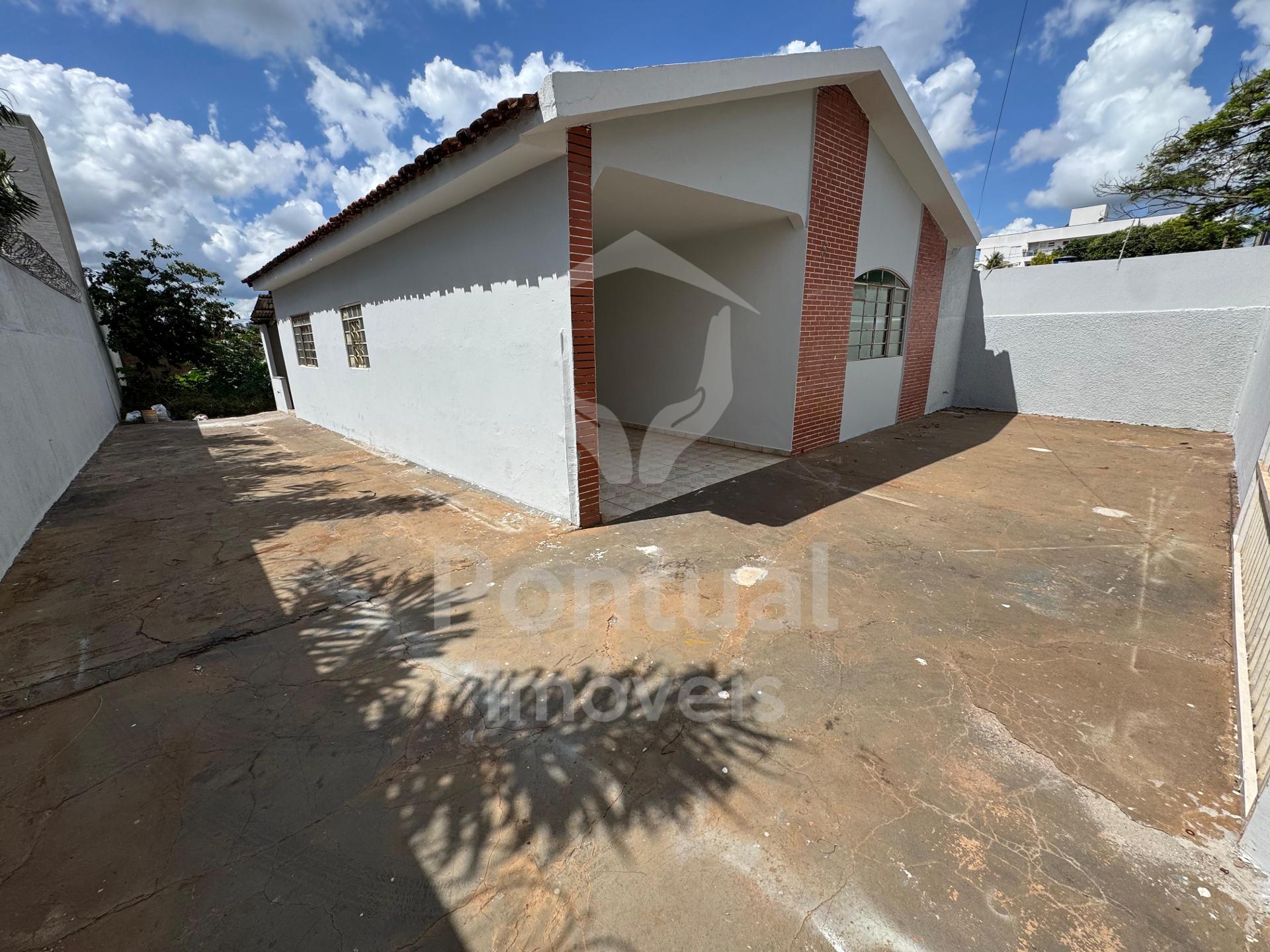 Casa com 3 dormitórios para locação, Tibery, UBERLANDIA - MG