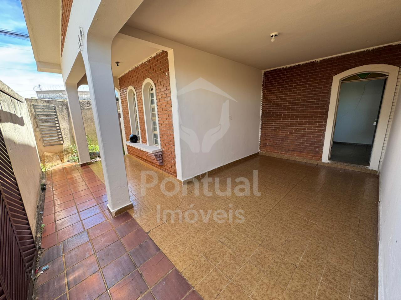 Casa com 3 dormitórios para locação, Custodio Pereira, UBERLAN...