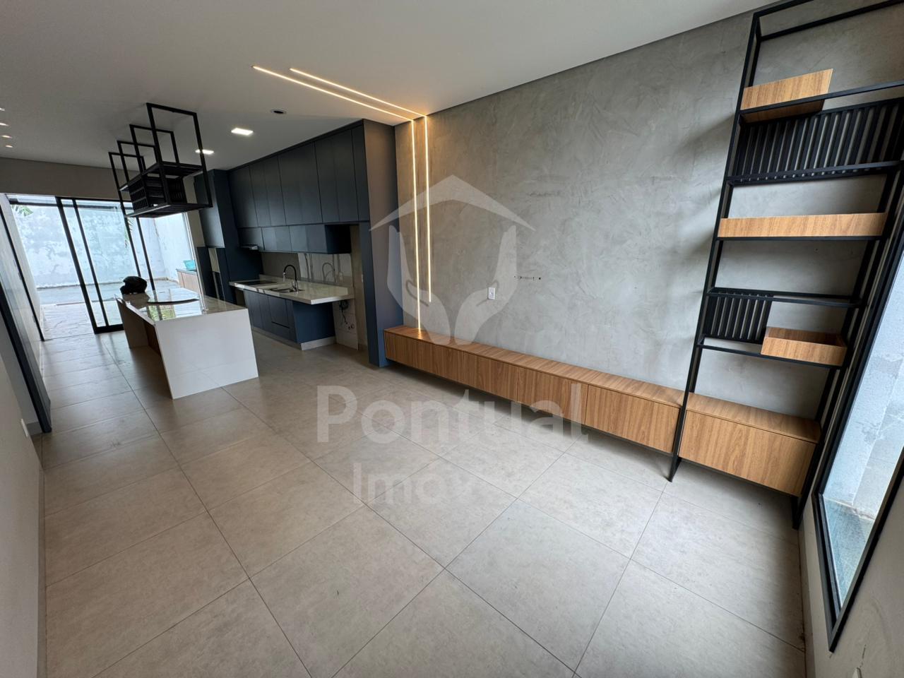 Casa com 3 dormitórios, 1 Suite para locação, Custodio Pereira...