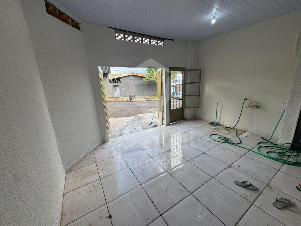 Casa com 2 dormitórios para locação, Jaraguá, UBERLANDIA - MG