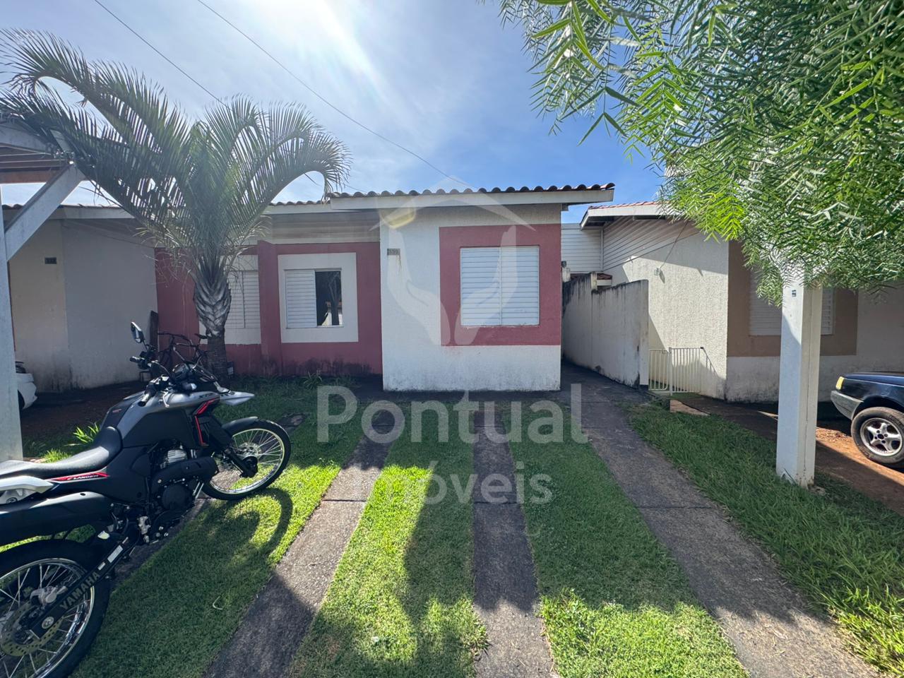 Casa com 2 dormitórios para locação, Aclimação, UBERLANDIA - MG