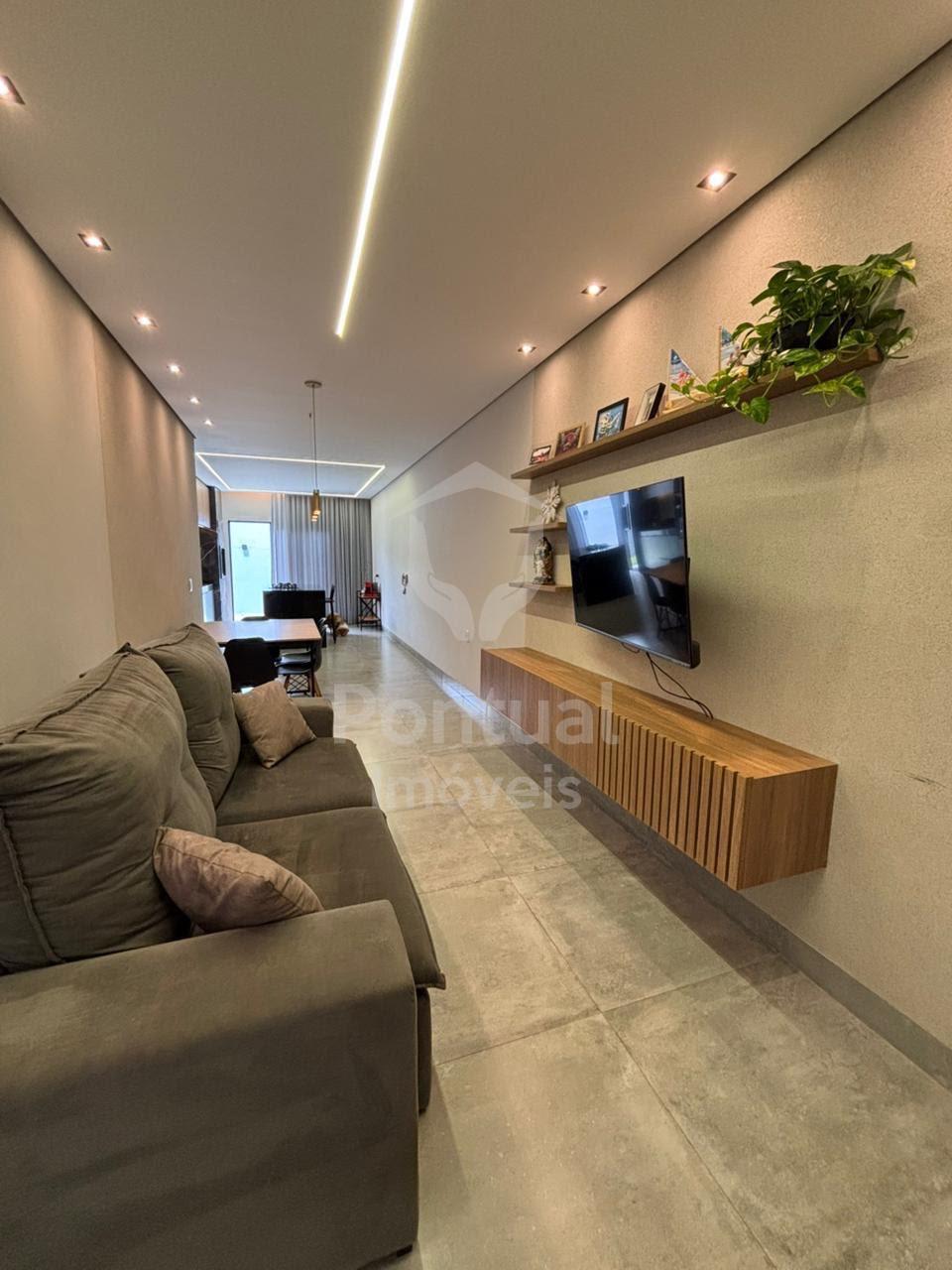 Casa ? venda, com 3 quartos sendo 1 suite, Novo Mundo, UBERLAN...