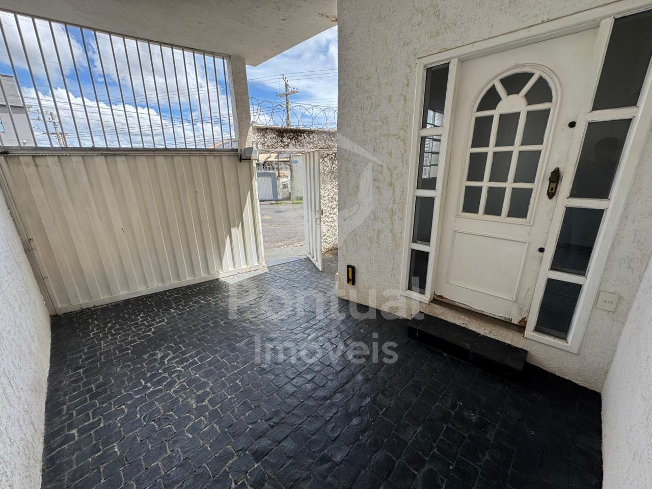 Casa com 3 dormitórios para locação, Tabajaras, UBERLANDIA - MG