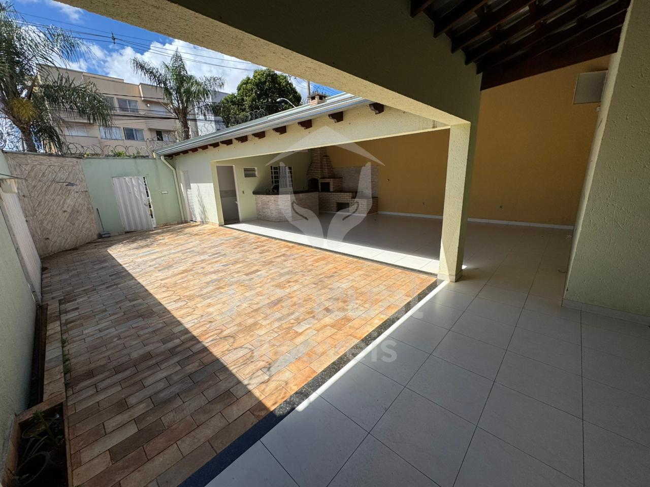 Casa com 3 dormit?rios para loca??o, SANTA M?NICA, UBERLANDIA ...