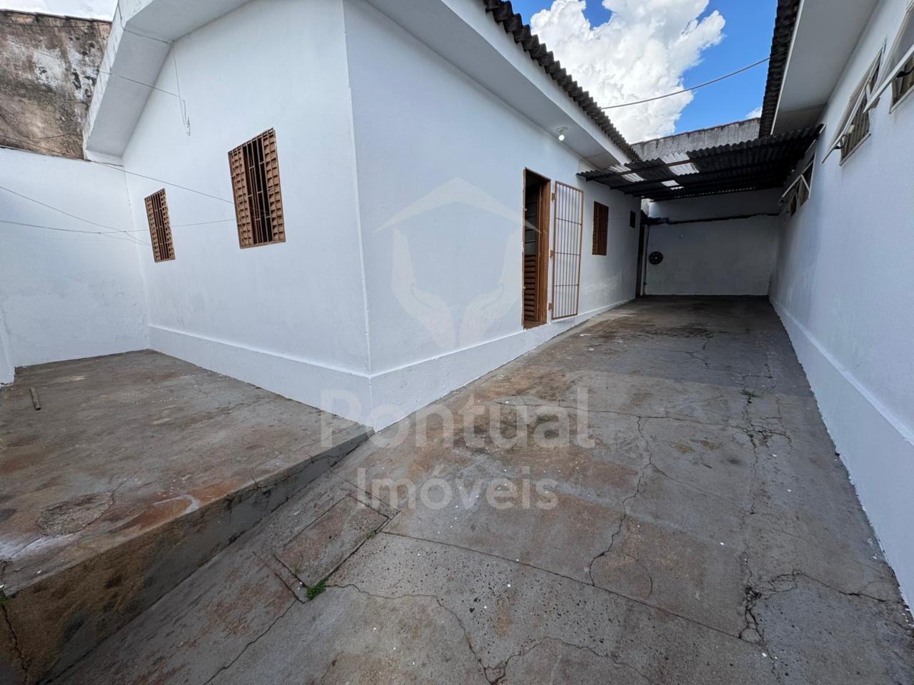 Casa com 2 dormit?rios para loca??o, Jaragu?, UBERLANDIA - MG