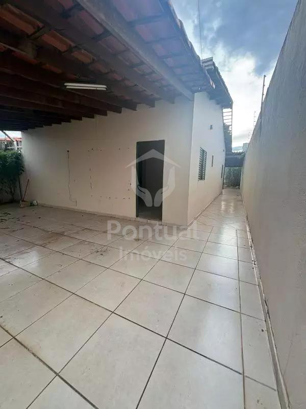 Casa com 3 dormitórios para locação, Segismundo Pereira, UBERL...
