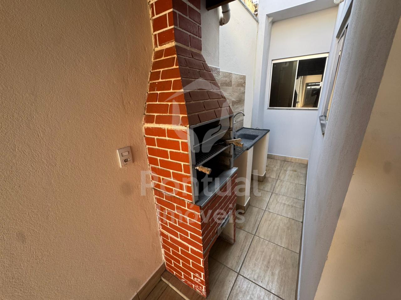 Casa com 2 dormitórios para locação, Jardim Holanda, UBERLANDI...