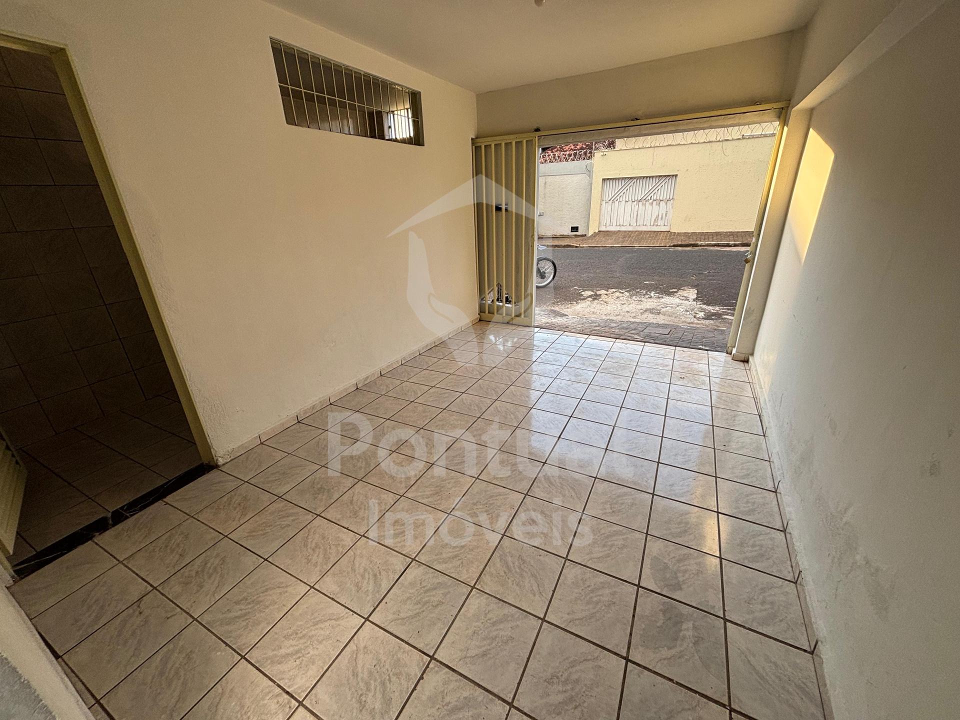 Casa com 2 dormitórios para locação, Presidente Roosevelt, UBE...