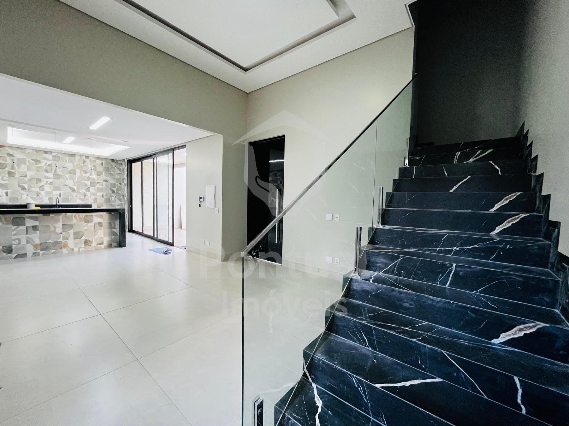 Casa à venda, com 3 suítes, Alto Umuarama, UBERLANDIA - MG