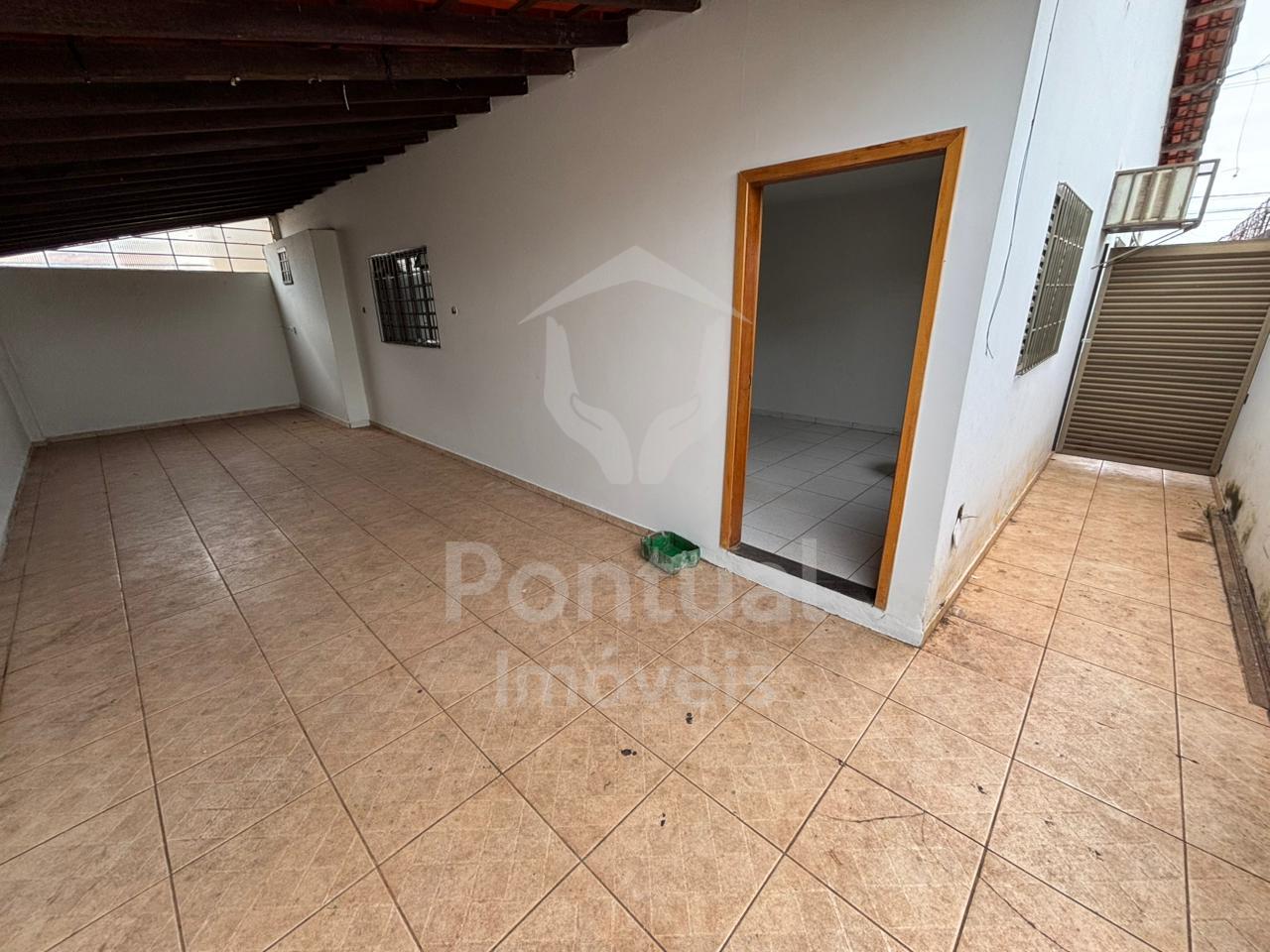 Casa para aluguel, 3 suítes, 5 vagas, SARAIVA - UBERLANDIA MG