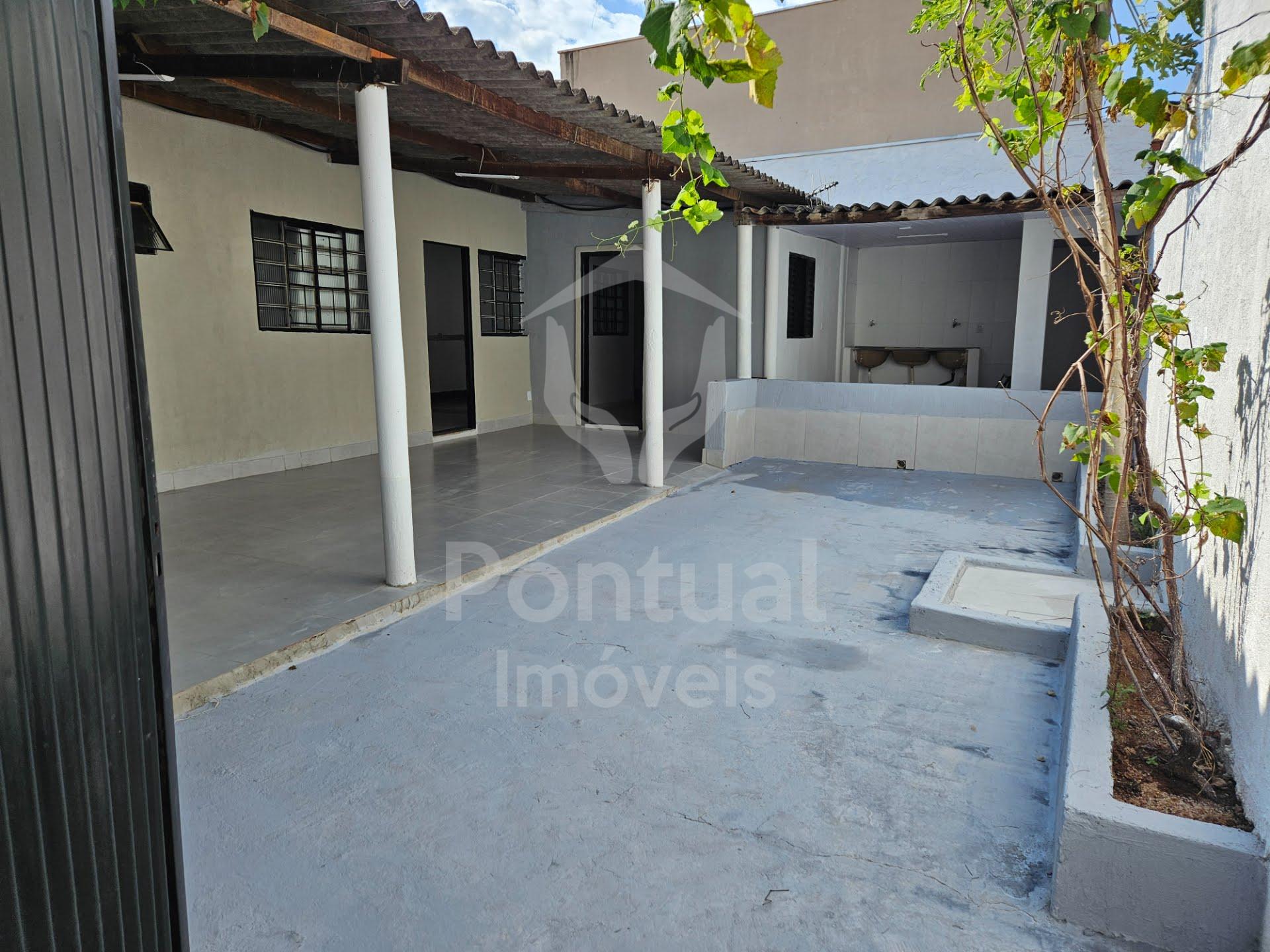 Casa à venda, com 2 quartos, Luizote de Freitas, UBERLANDIA - MG