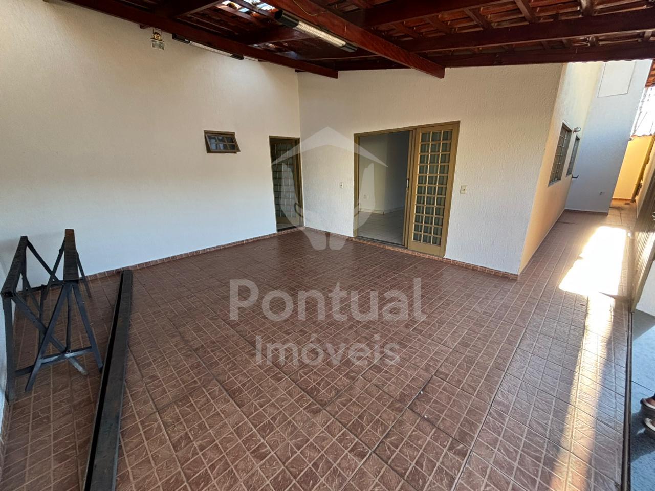 Casa para aluguel, 2 quartos, 1 suíte, 2 vagas BOM JESUS - UBE...