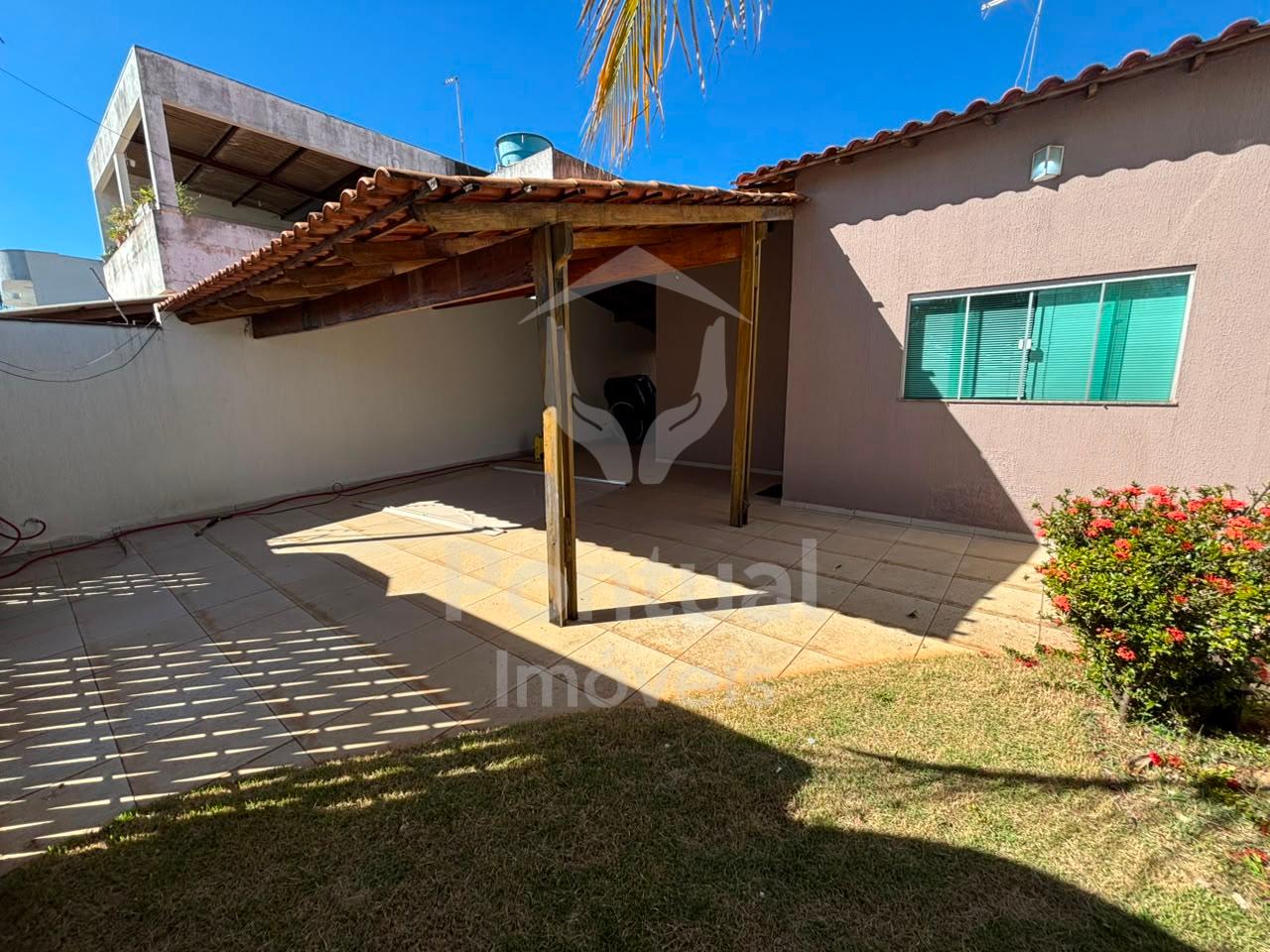 Casa para aluguel, 3 quartos, 1 suíte, 3 vagas, GRANADA - UBER...