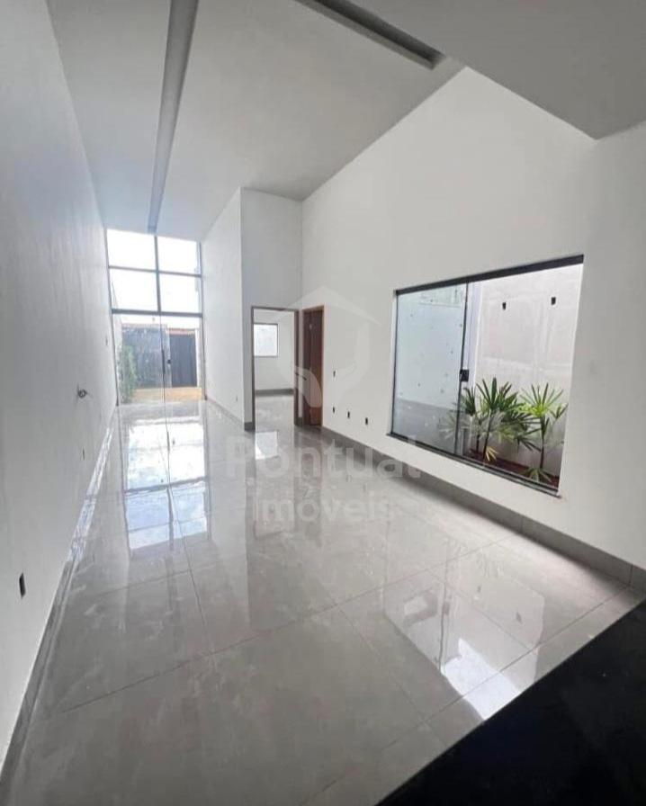 Casa à venda, com 2 quartos sendo 1 suite, Shopping Park, UBER...