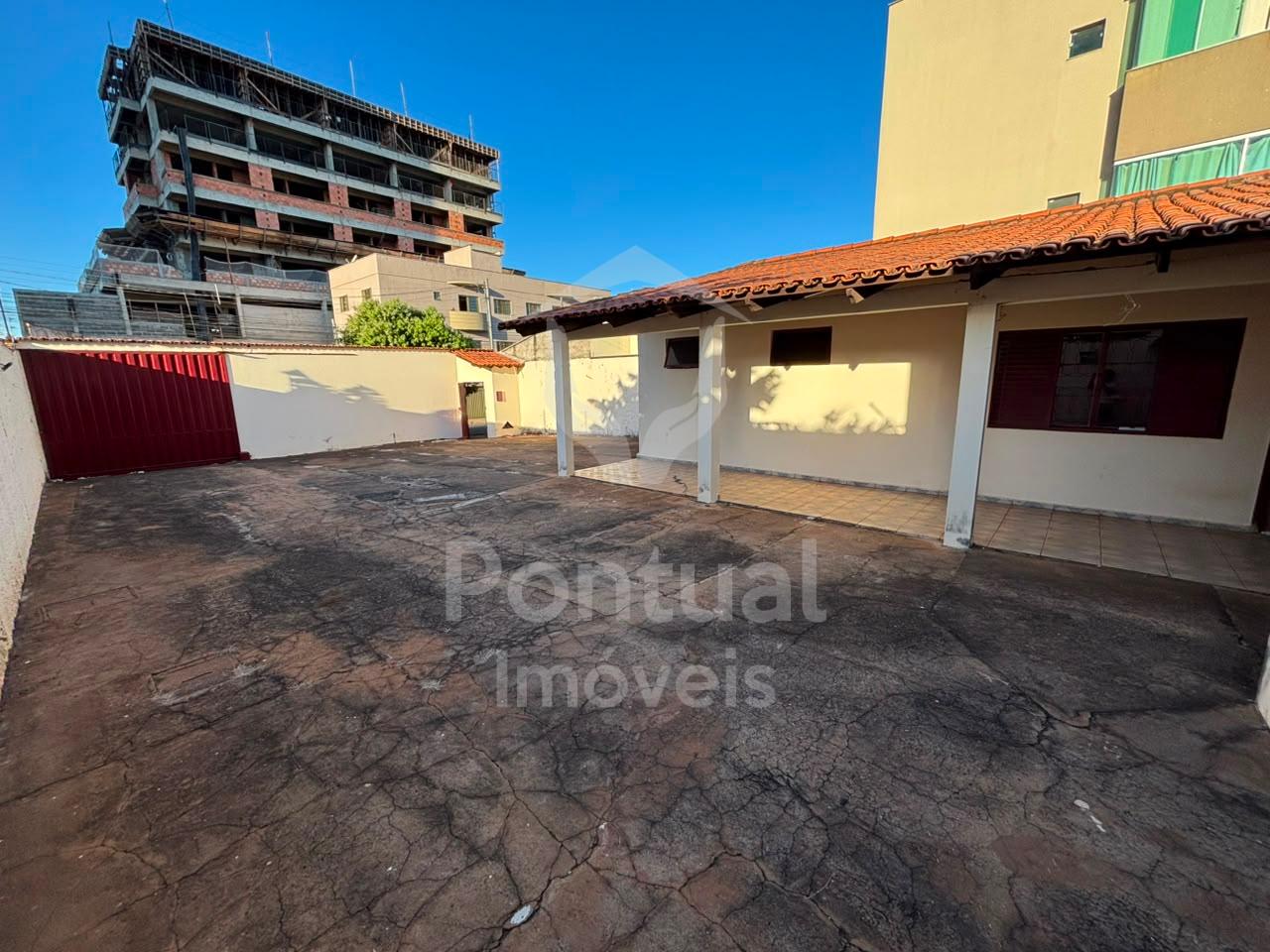 Casa para aluguel, 5 quartos, 1 suíte +5 vagas, Umuarama - Ube...