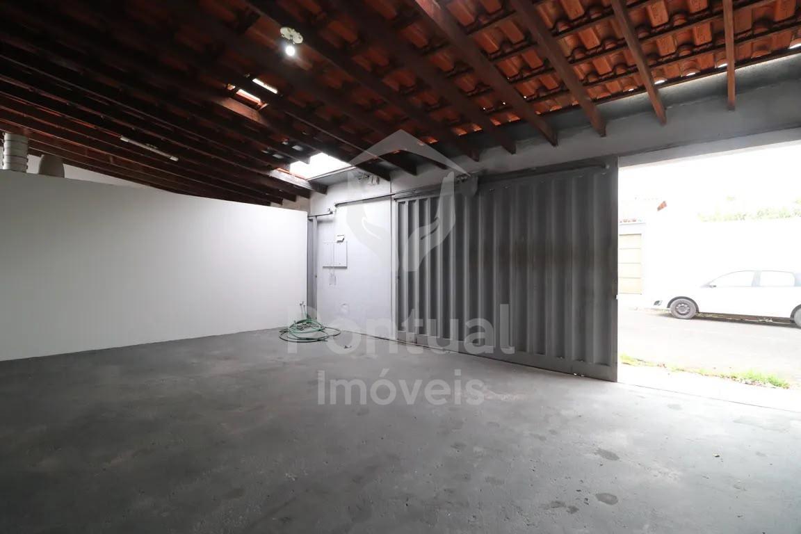 Casa com 2 dormitórios para locação, Jardim Europa, UBERLANDIA...
