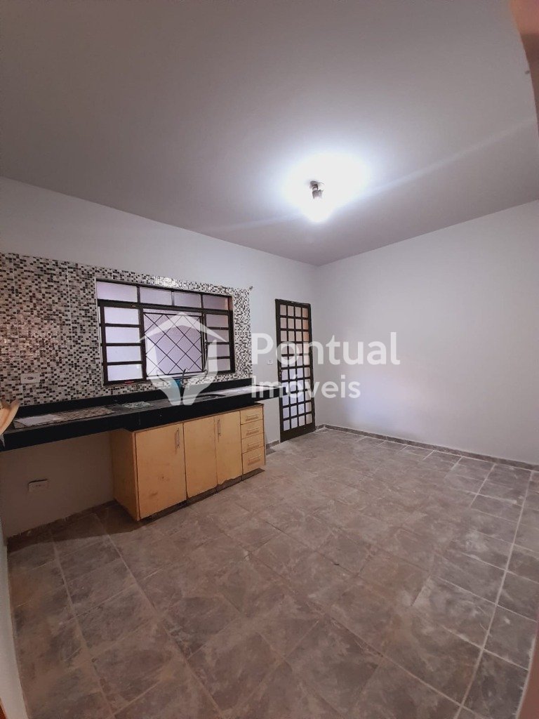 Casa com 2 dormitórios para locação,60.00 m , Custodio Pereira...