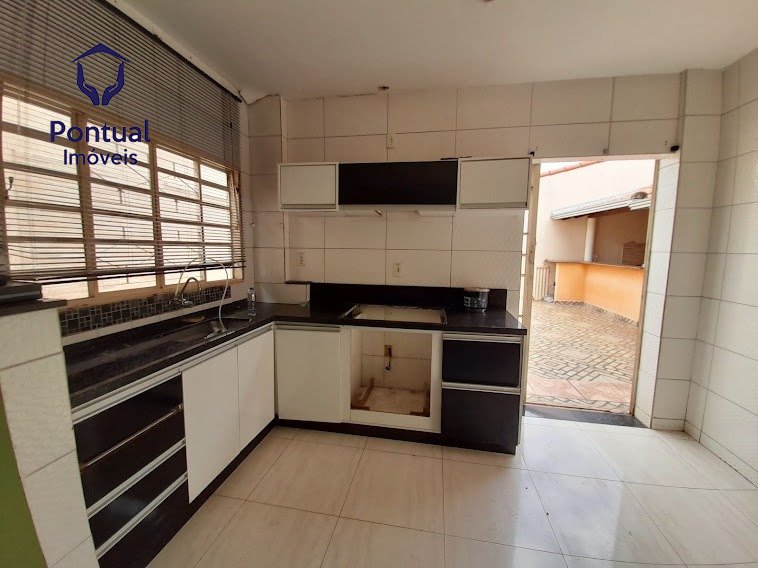 Casa com 3 4 sendo 2 suites para loca??o, Cidade Jardim, UBERL...