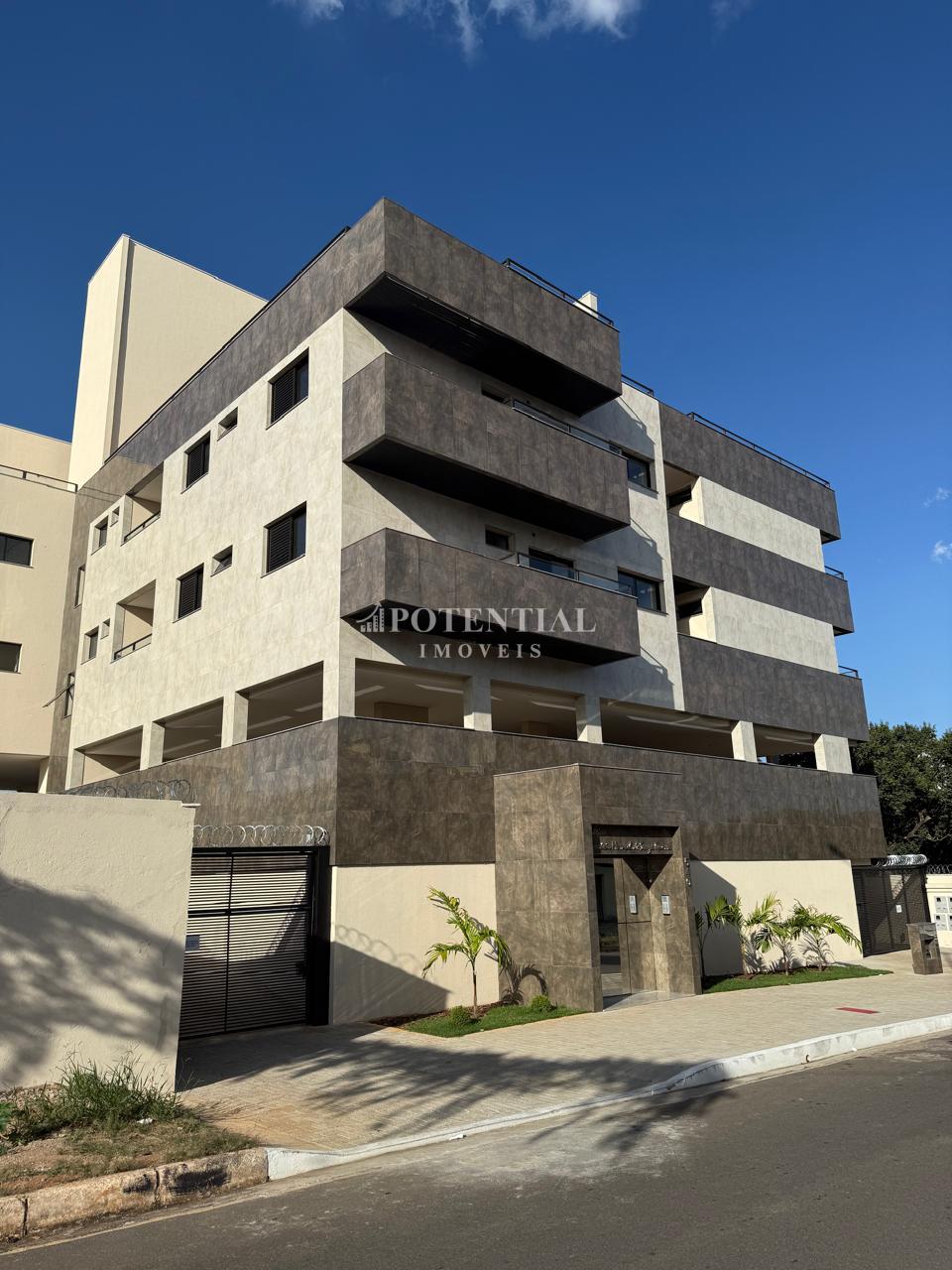 POTENTIAL ALUGA COBERTURA COM 3 QUARTOS 200M  - Bairro Lundcéia, Lagoa Santa - MG