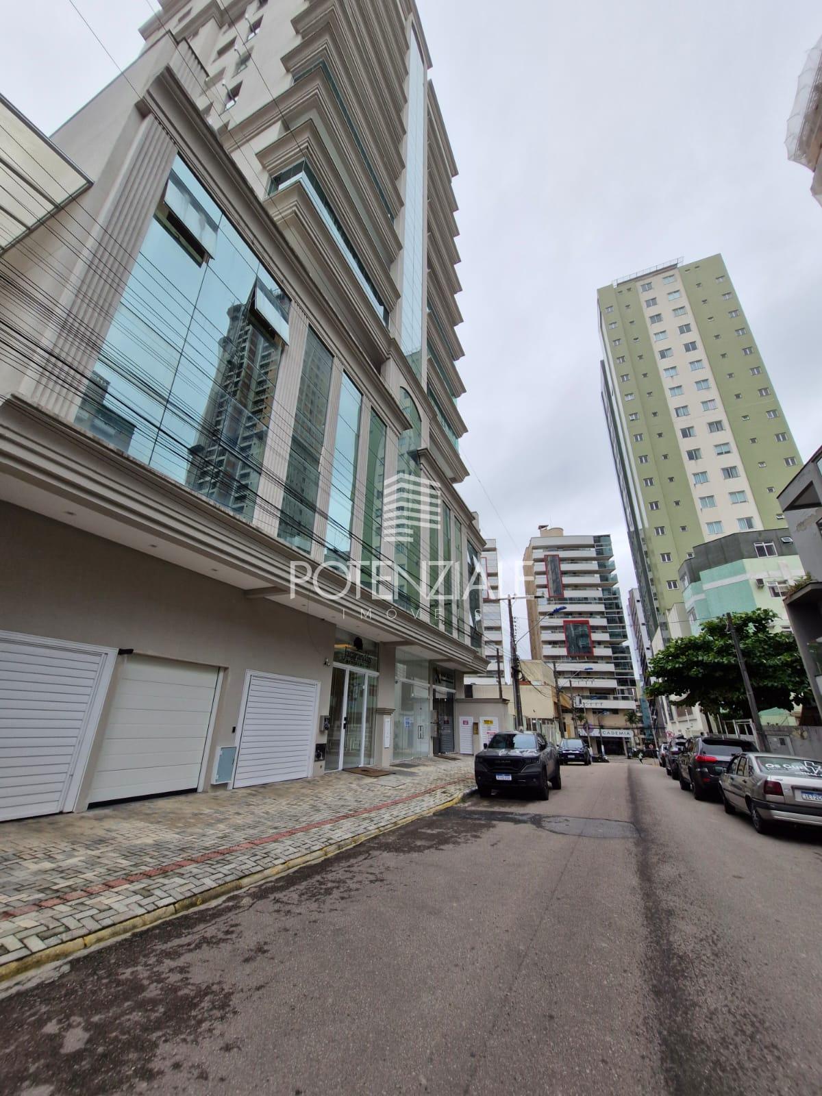 Apartamento à venda, ótima localização no Centro, ITAPEMA - SC