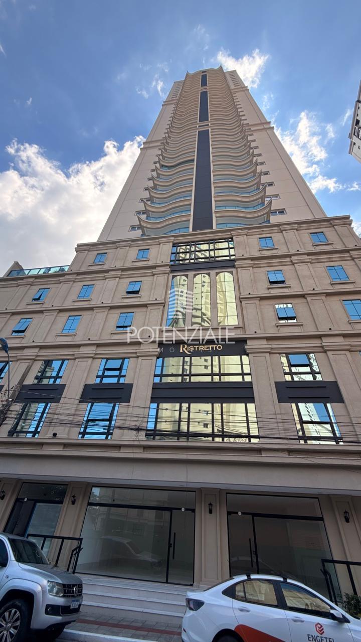 Apartamento à venda, excelente localização no Centro de ITAPEM...