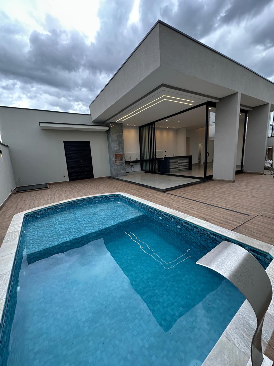 Casa à venda no Condomínio Vale das Oliveiras, LIMEIRA - SP