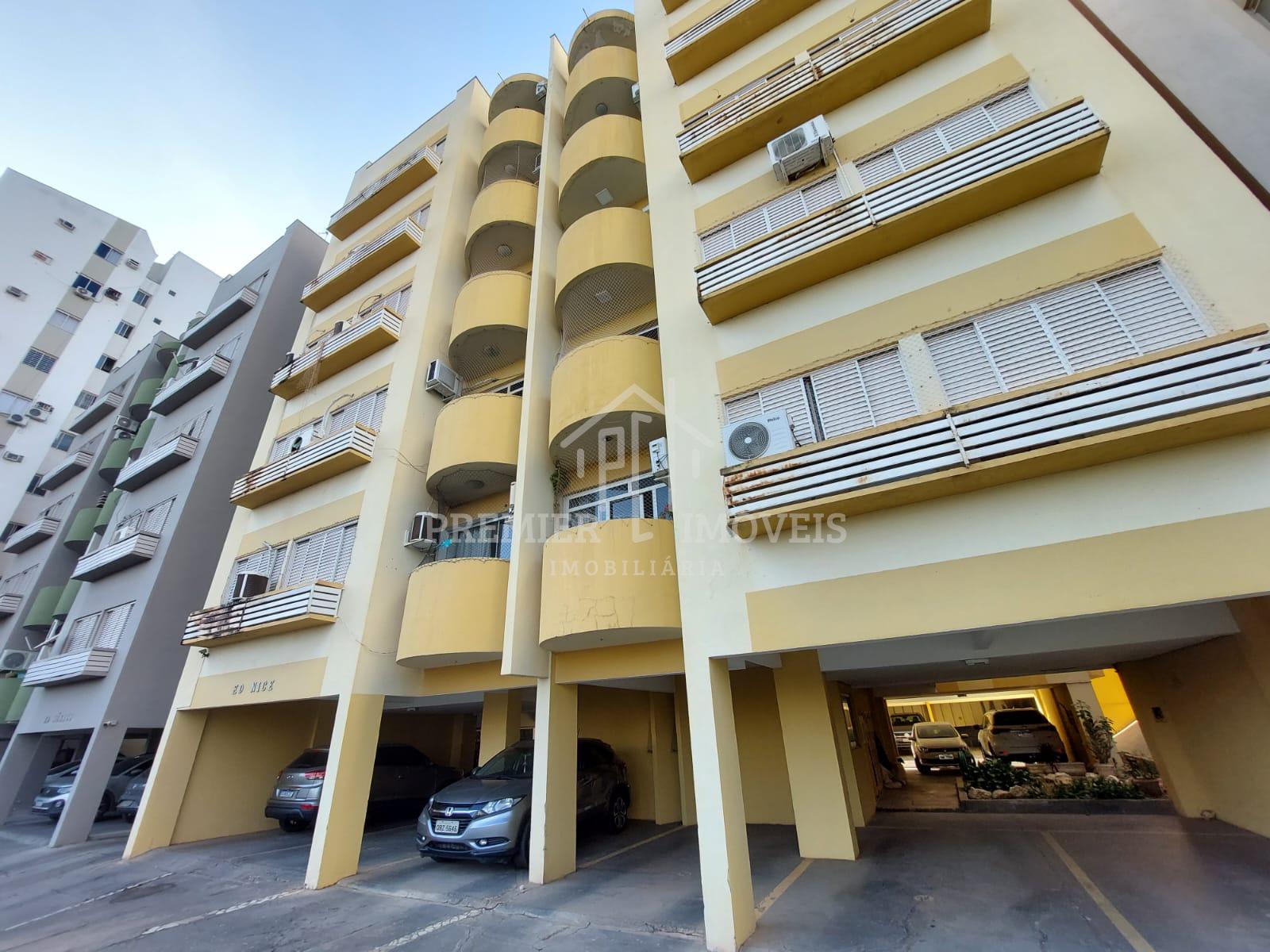 Vendo apartamento localizado no Bosque da Saúde, Edifício Nice, contendo 3 quartos