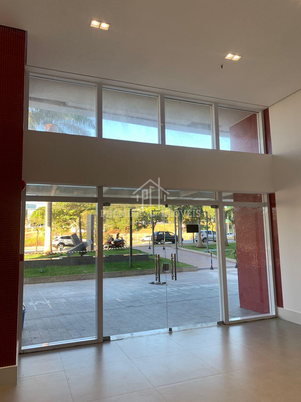 Sala Comercial com 142 m2 no Paiaguás, com mezanino do Ed. Helbor