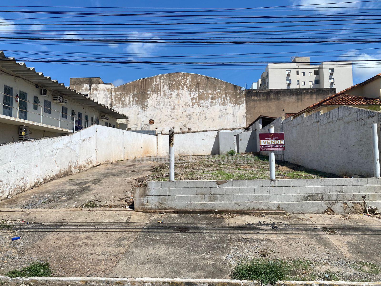 Vendo Terreno contendo 360m2, localizado no bairro Jardim Aclimação