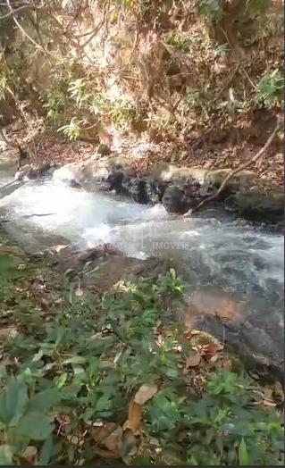Vendo terreno com 9.900m2, em Chapada dos Guimaraes, próximo as margens do corrego
