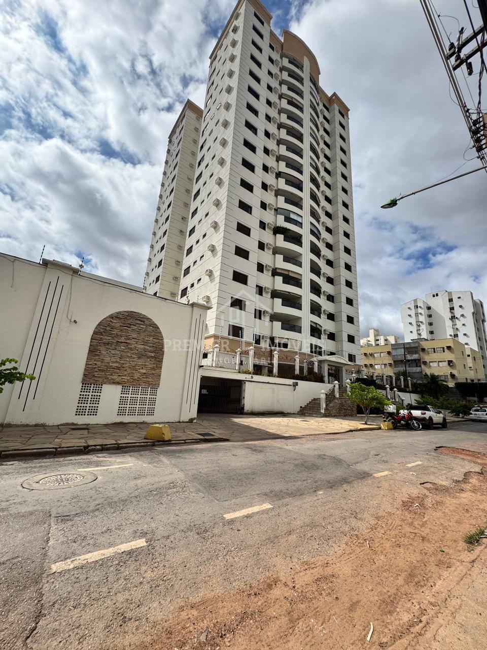 Alugo apartamento no Edifício Caravelas com 3 Quartos e 1 suíte