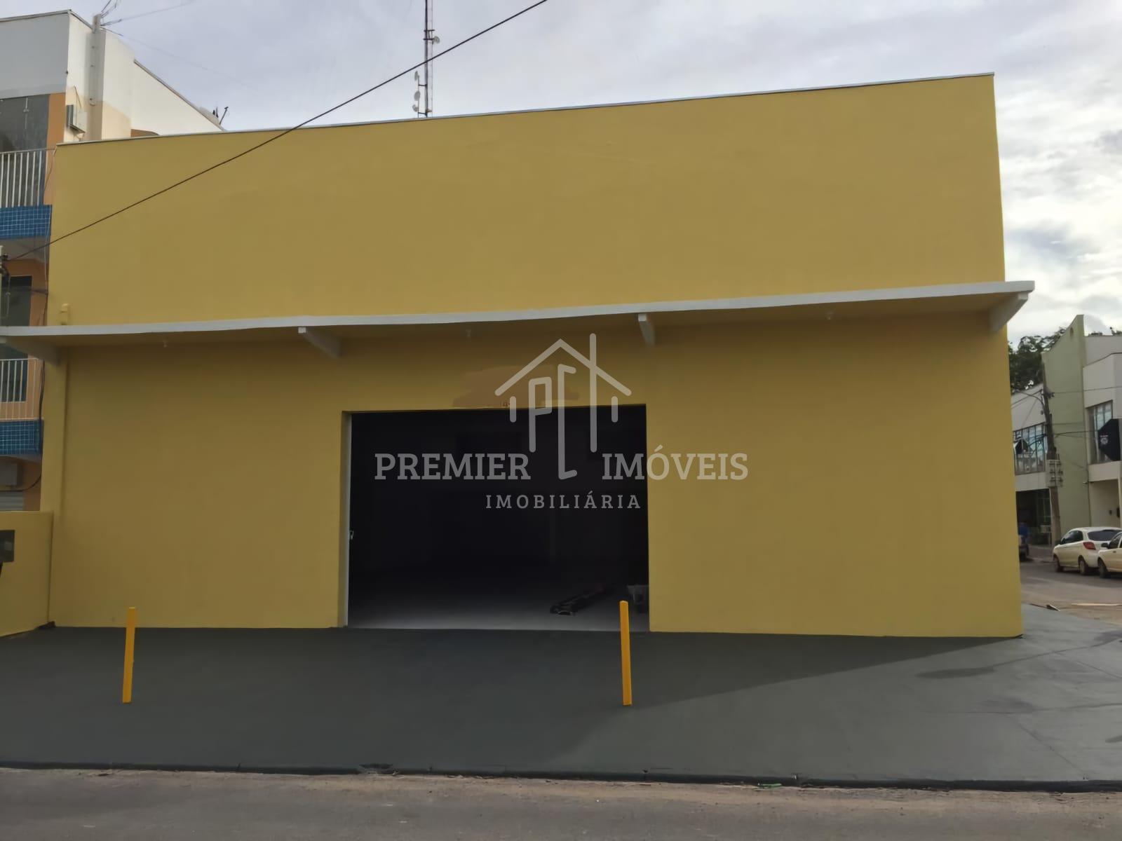 Salão comercial no CPA II com 600m2 sendo 80m2 em mezanino e 3 banheiros