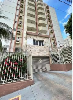Apartamento Saint Tropez com 3 quartos sendo 1 suíte no Bosque da saúde