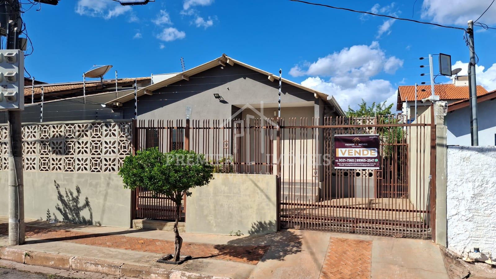 Casa à venda na Morada do Ouro com 3 quartos sendo 1 suíte e 2 Banheiros sociais