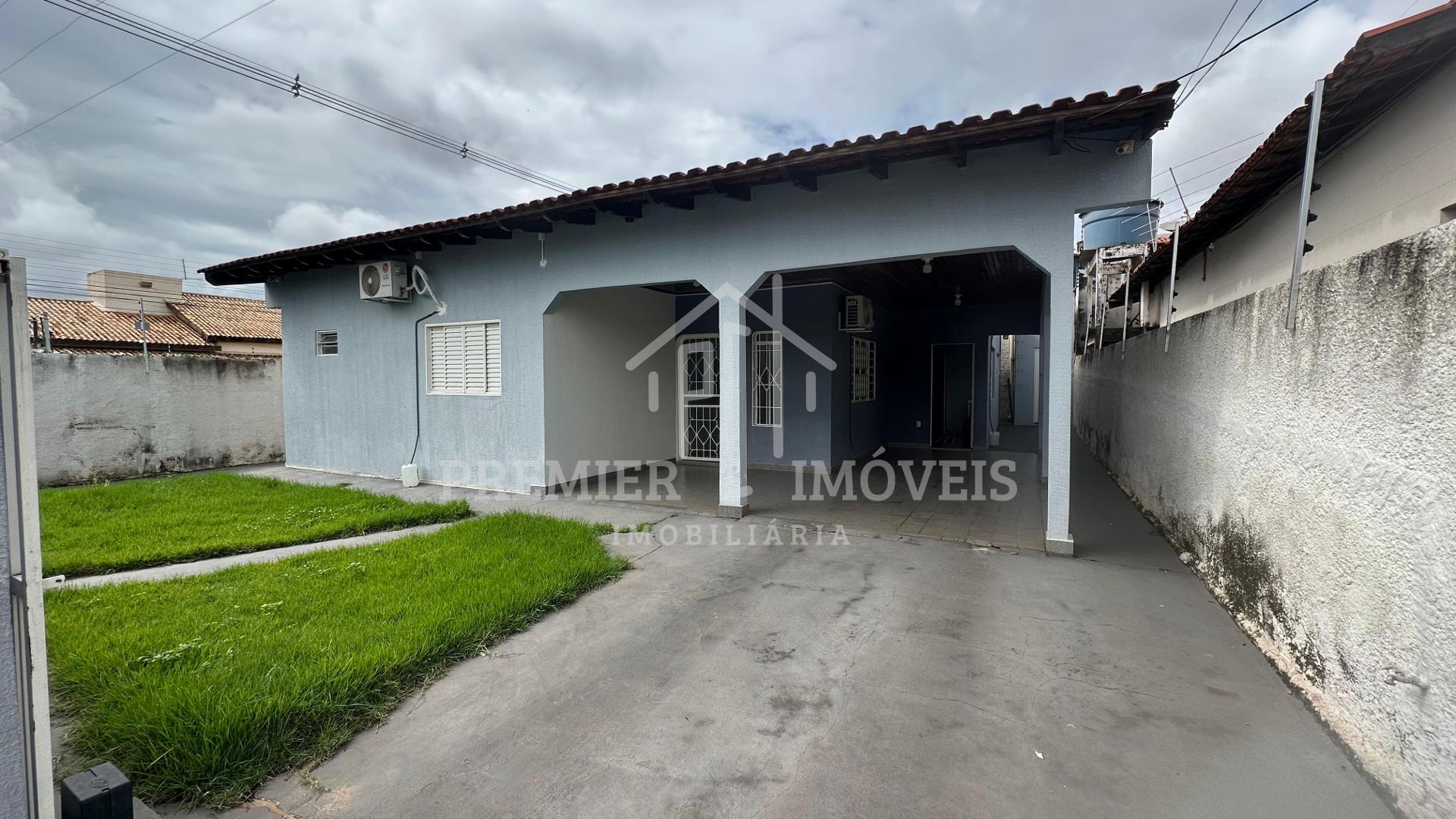 Vendo Casa de Esquina no CPA-2 a 80 Metros da Av. Brasil com 3 suítes