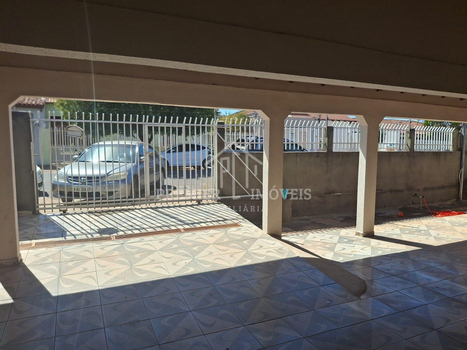 Casa localizada no CPA II com  2 quartos, 1 suíte e 1 banheiro social